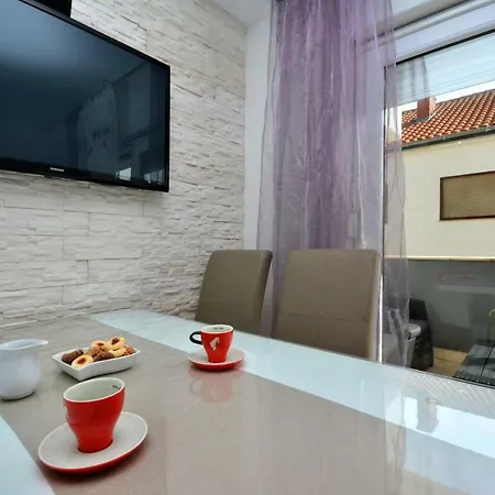 Apartman Jelic * Podstrana